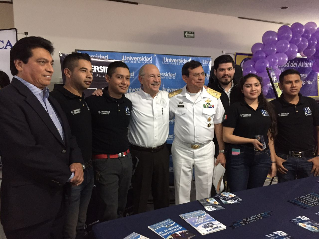 Presenta Chuchín oportunidades académicas