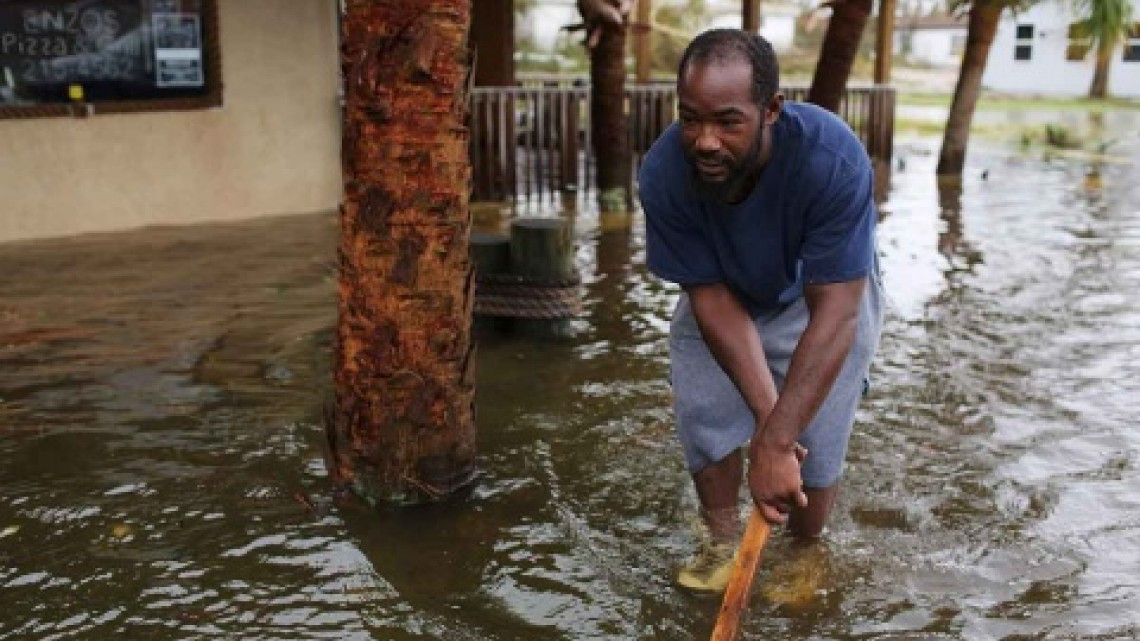 Dos muertos tras paso de “Michael” en Florida