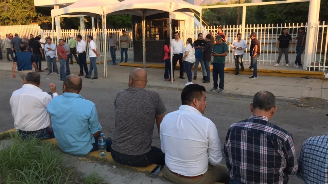 Toman maestros las oficinas de la SET