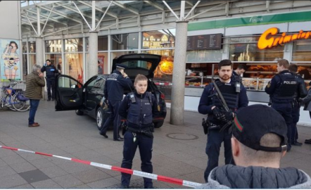 Conductor atropella a tres peatones en Alemania; policía lo abate