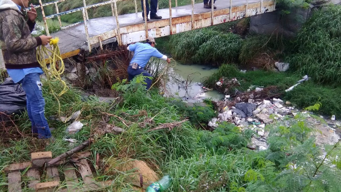 Levantan toneladas de basura de los drenes hidráulicos en Matamoros