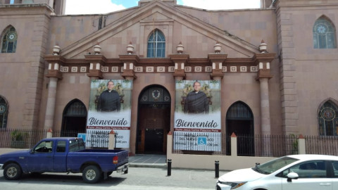 Llega nuevo Párroco a la catedral de Matamoros, se va por retiro el Padre Pedro Contreras
