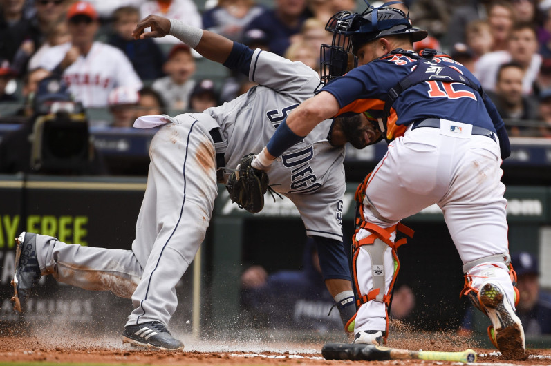 Astros vence a Padres 4-1 