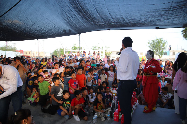 Festejó Gobierno de Carlos Peña Ortiz a familias de Balcones con Posada Navideña