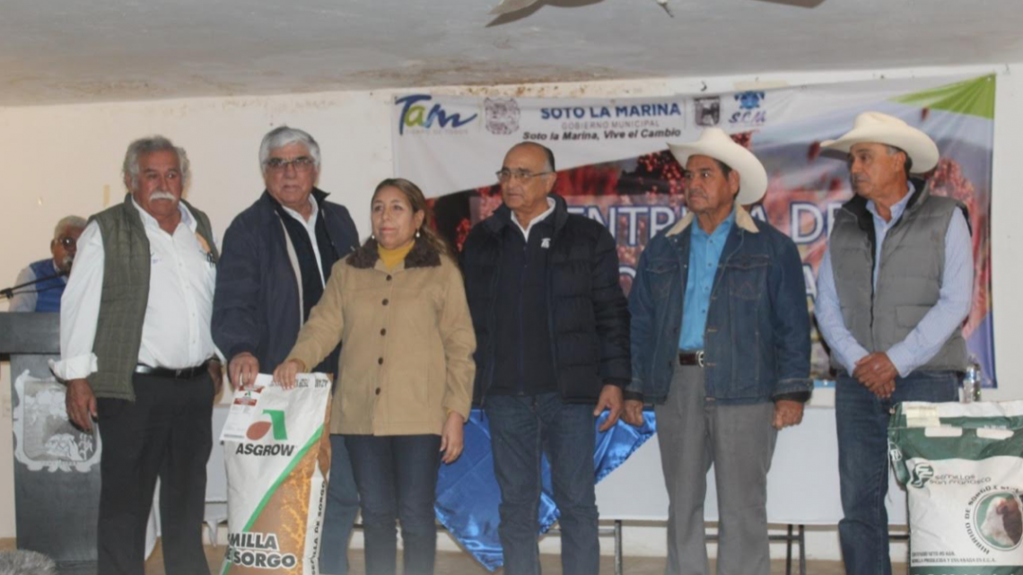 Gobierno del Estado dota de semilla de sorgo subsidiada a productores de Soto La Marina