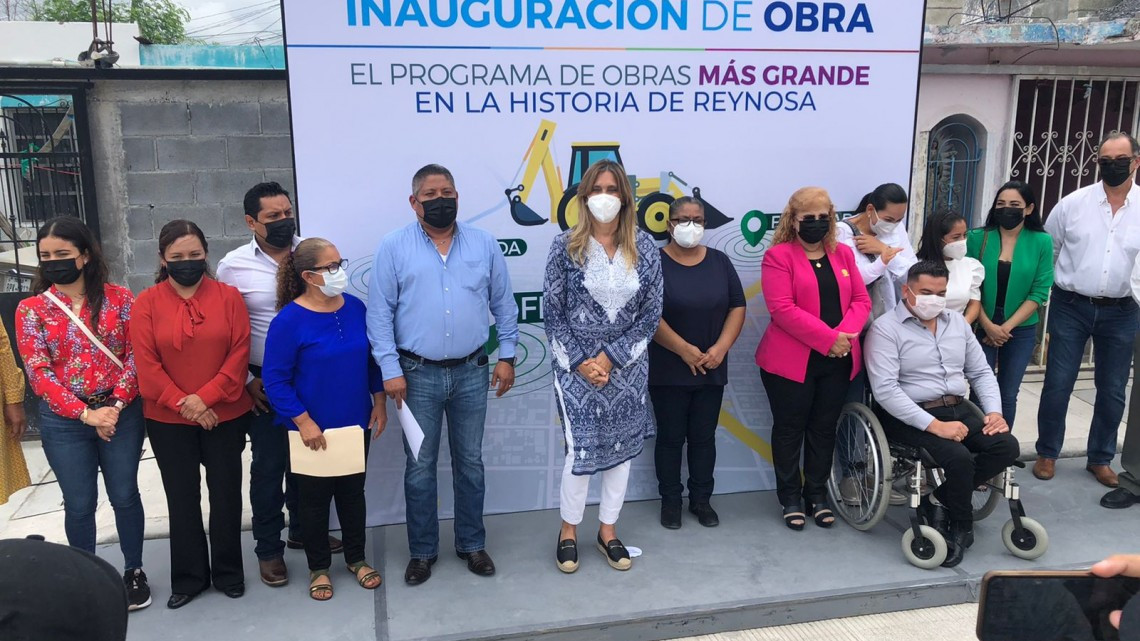 Pavimentan calles en Villa Esmeralda y La Joya