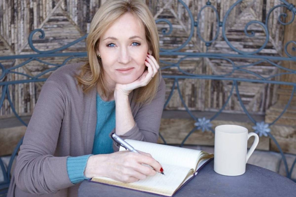 J.K. Rowling publica nuevo libro 