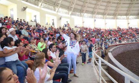 Realizan charreada en apoyo a la educación