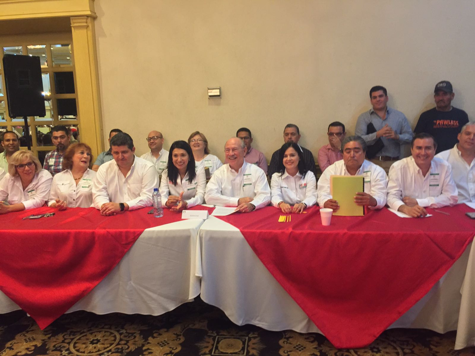 Priistas en unidad celebran la asamblea nacional 
