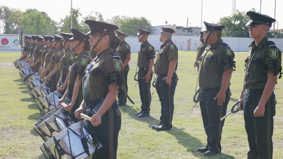 Participan niños y jóvenes en Primer Concurso Municipal de Bandas de Guerra