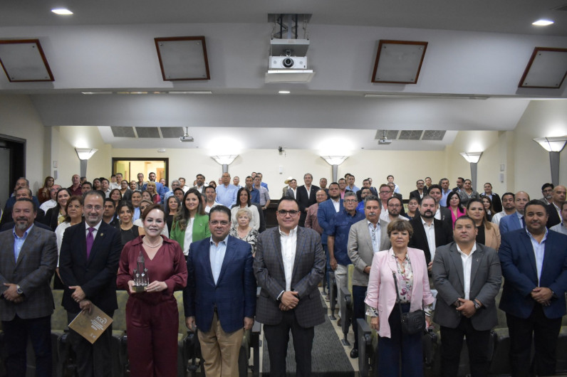 Presentan Prontuario ICCE 2024