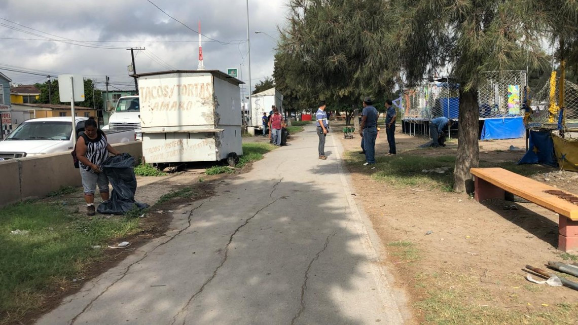 Desalojan a comerciantes del parque Periférico 