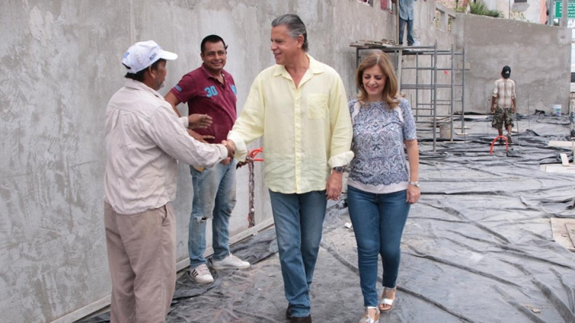 Alcalde presente el avance de obras y entrega de estanquillos especiales