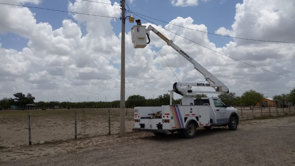 Atiende municipio zona rural con alumbrado público y limpieza
