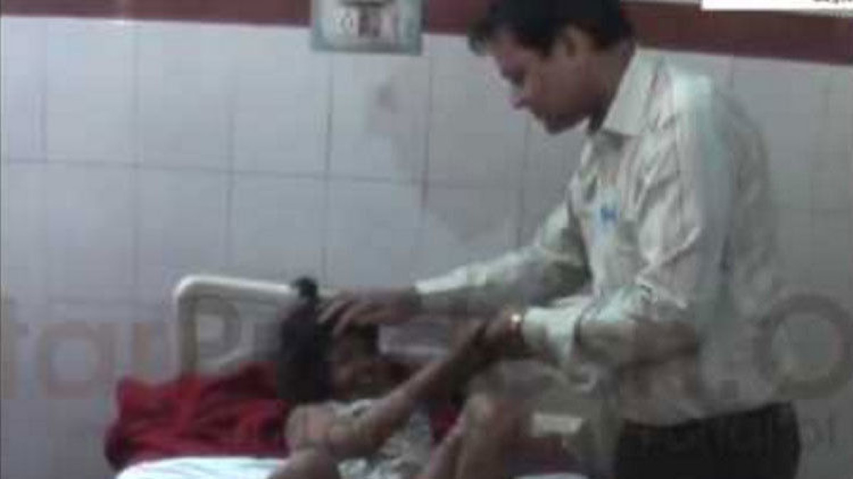 Rescatan en India a niña adoptada por monos