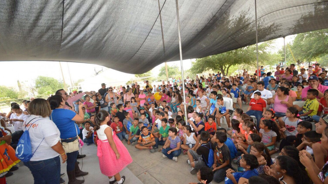 Festejan miles de niños su día con Maki