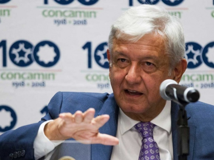 Afirma AMLO, sin aumentos en 3 años de gasolina y luz