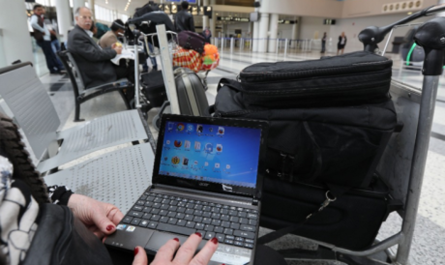 Aplicarán revisión de aparatos electronicos en vuelos México-EU