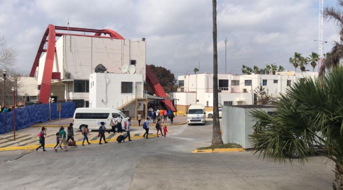 Cruzan los primeros 27 migrantes hacia el lado americano