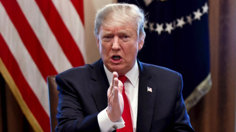 Amenaza Trump con demandar a CNN 