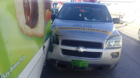 Choca combi escolar, niños resultaron con golpes contusos