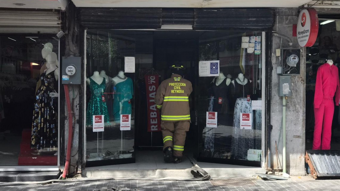 Atiende PCyB incendio en boutique de la Peatonal Hidalgo
