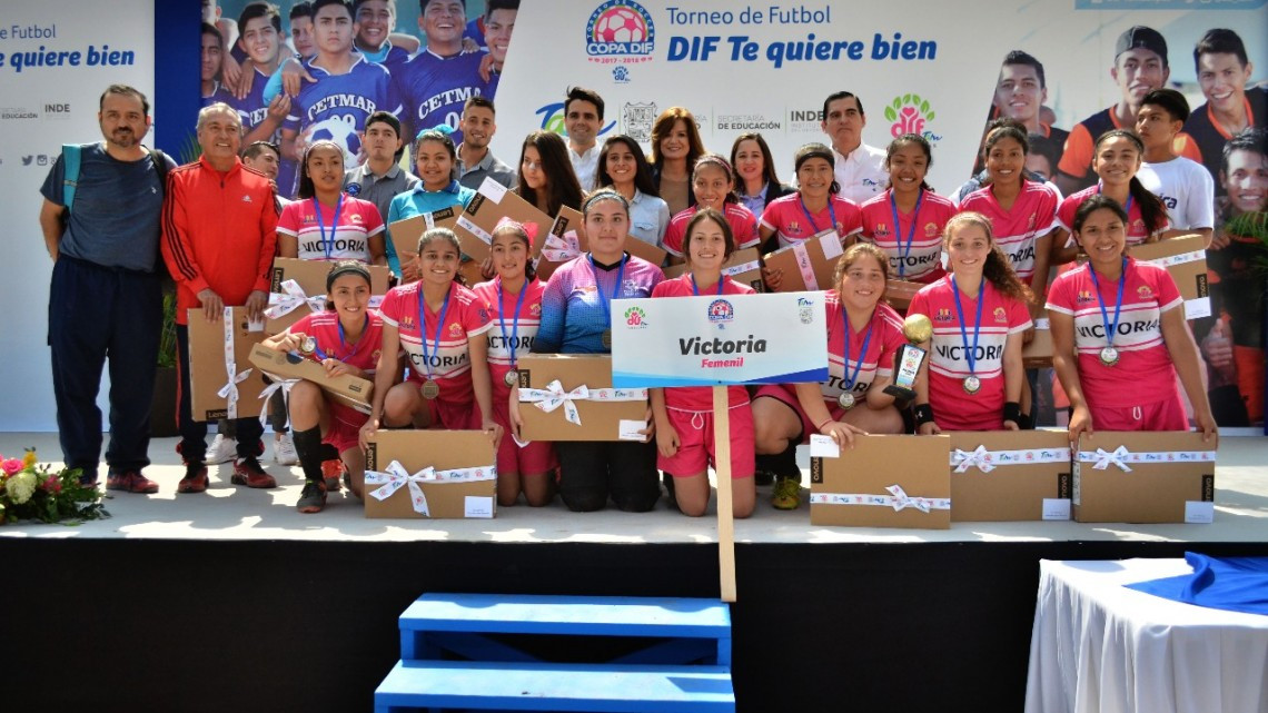 Entregan premios del Torneo de Fútbol “DIF Te Quiere Bien”