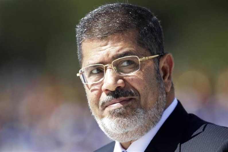 Expresidente Morsi es sepultado en El Cairo