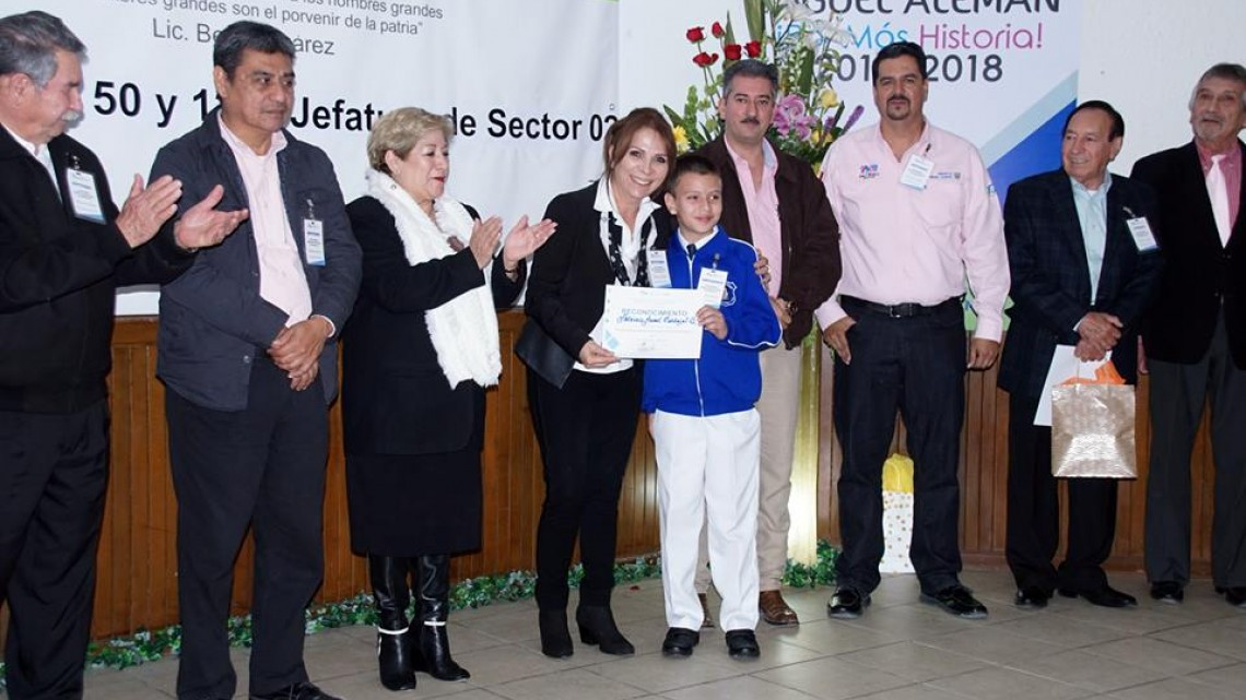  Azael Carbajal representará a Miguel Alemán en Concurso estatal de Oratoria