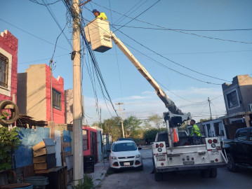 Ilumina Gobierno de Carlos Peña Ortiz el fraccionamiento La Cima