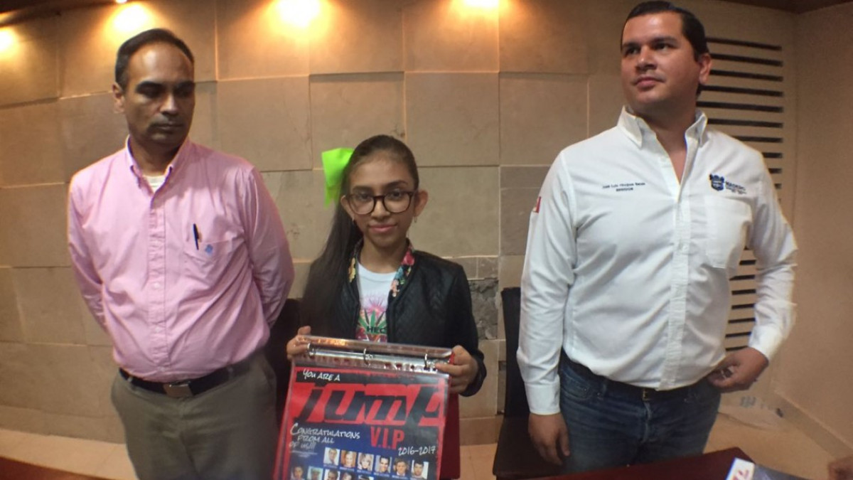 Bailarina pide apoyo para acudir a competencia internacional 