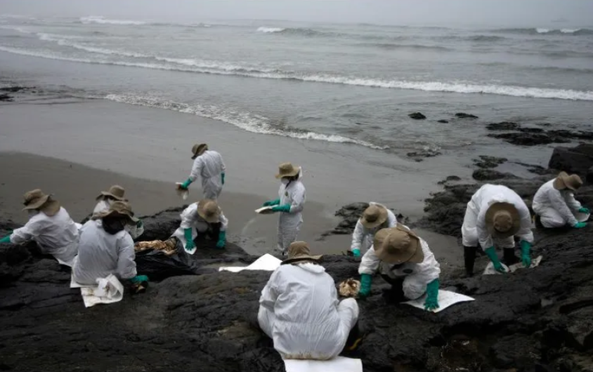 Declara Perú emergencia ambiental por derrame de petróleo