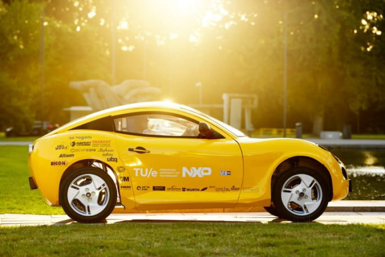 Crean auto eléctrico con materiales reciclados