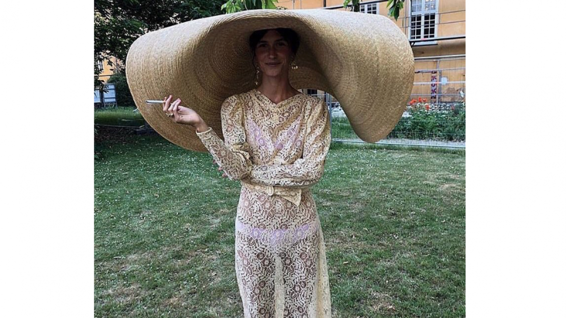 Emma Leth y su loco outfit de novia