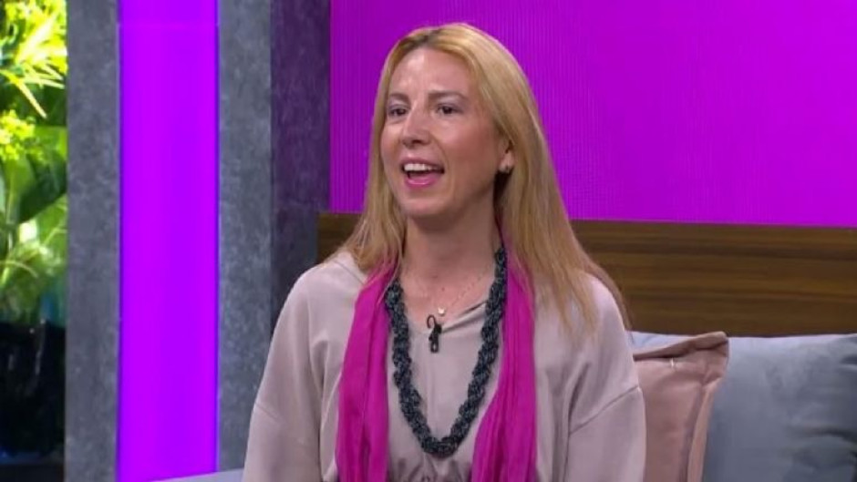 Crean canción con el idioma ‘alienígena’ que habla Mafe Walker