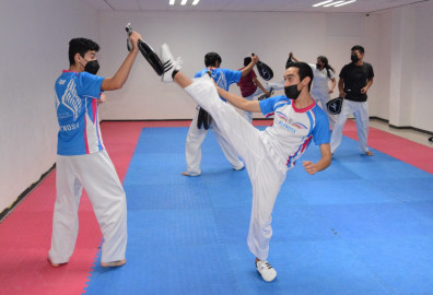 Imparte Gobierno Municipal clases de Taekwondo 