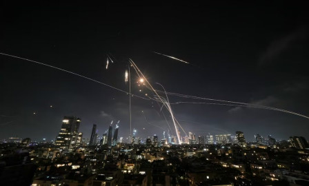 Irán se abre a negociar su programa nuclear pero descarta reducir la actividad a cero