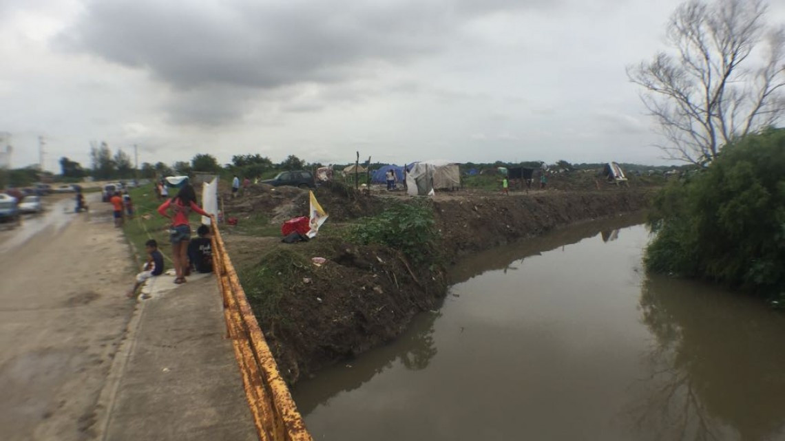 ⁠⁠⁠Predio inundable es invadido por cientos de familias en Altamira