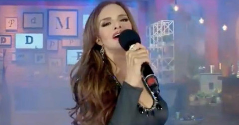 Lucía Méndez hace ‘‘Playback’’ en programa de televisión
