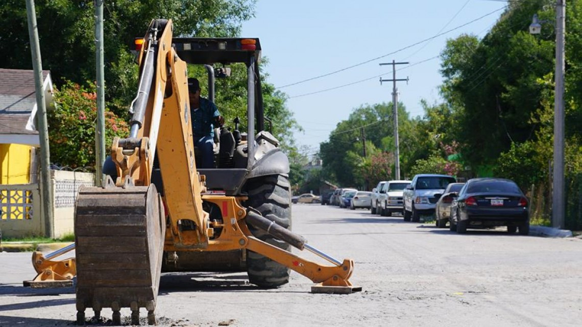 Labores de bacheo en Villa de Nuevo Progreso
