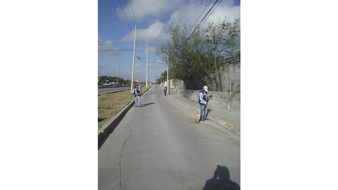 Pintan cordones en boulevard Fundadores