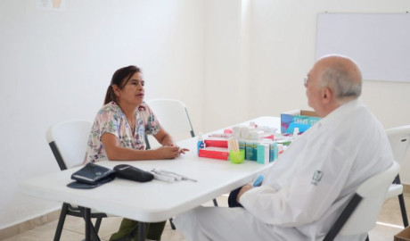 Llevan SEBIEN y Rotarios jornada médica a Unidad de Bienestar
