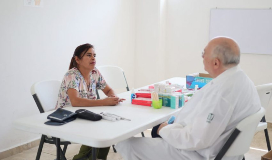 Llevan SEBIEN y Rotarios jornada médica a Unidad de Bienestar