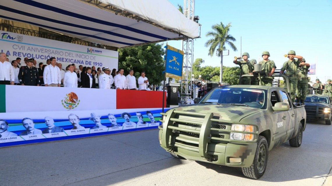 Gobernador conmemora revolución mexicana con desfile