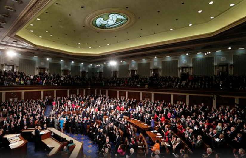 Senado de EU aprueba plan evitar para cierre de gobierno