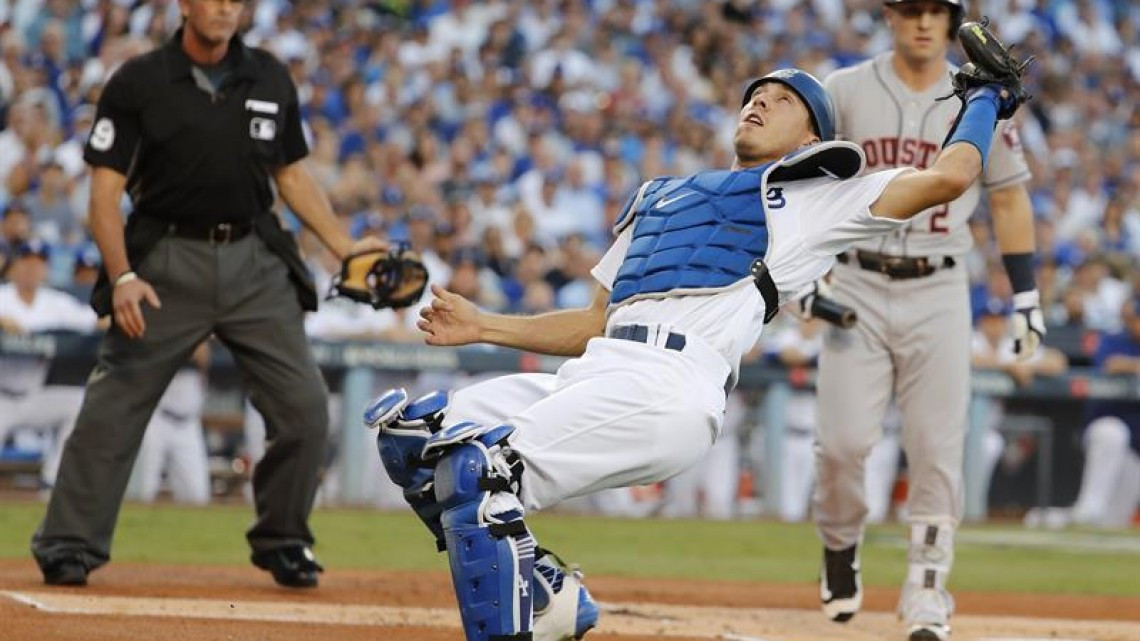 Astros vencen a Dodgers y empatan la Serie Mundial 