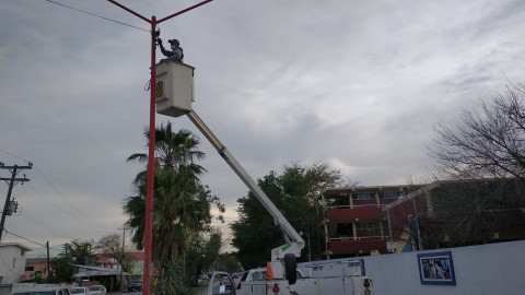 Prioriza Municipio alumbrado público en zonas escolares 