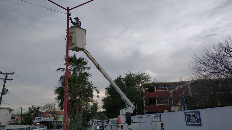Prioriza Municipio alumbrado público en zonas escolares 
