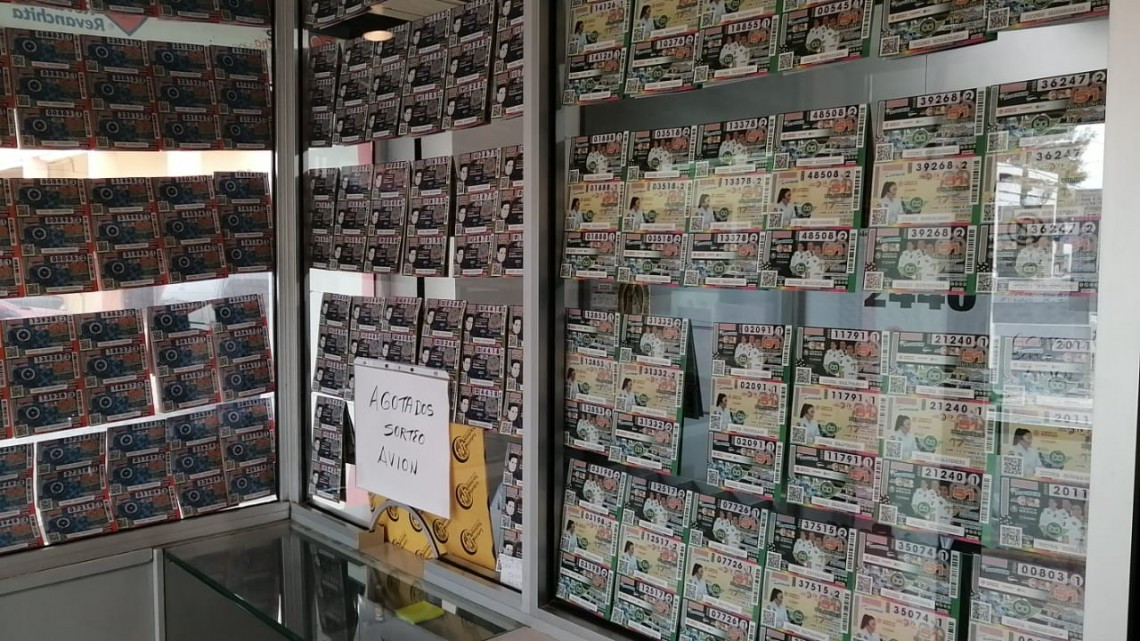 Desde el inicio de este fin de semana se agotaron los cachitos de la rifa del Avión