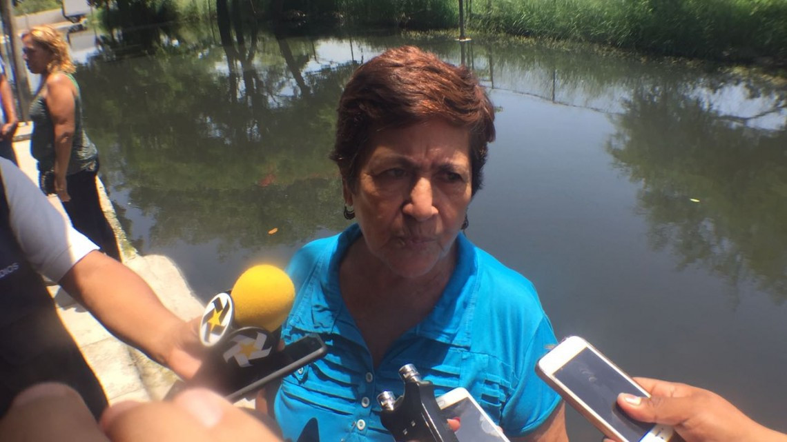 Amenazan con bloqueo si no arreglan fuga de aguas negras